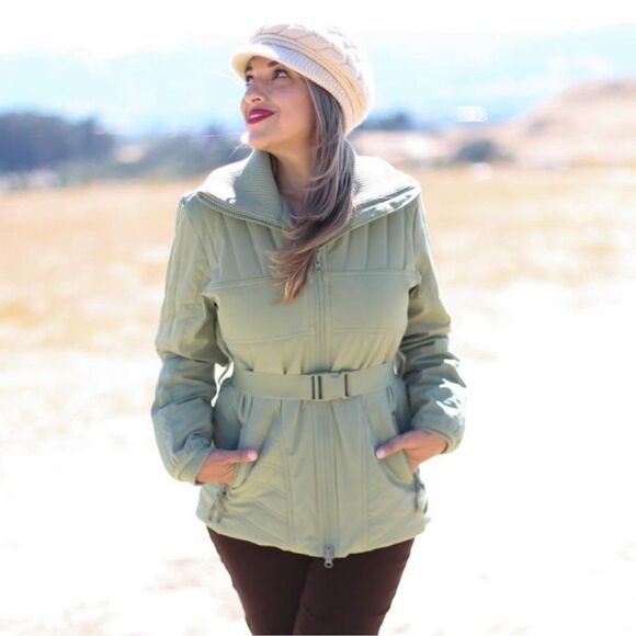 CAbi 4300 Ski Lift Puffer Sage Fall 2022 Large NWOT - Picture 1 of 16
